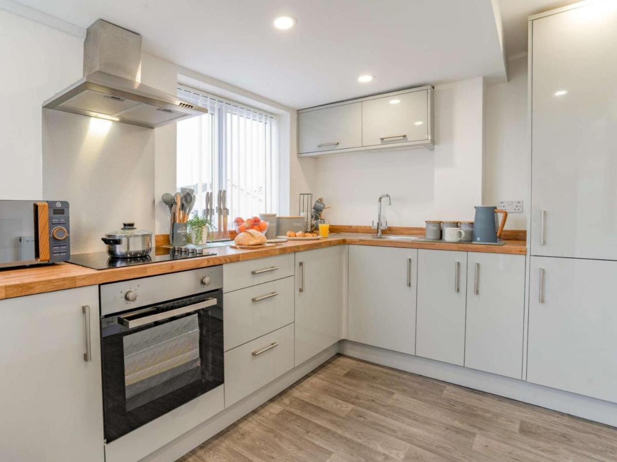 3-Bed 5-6 Berth Modernised Bungalow! Tenby Exterior photo